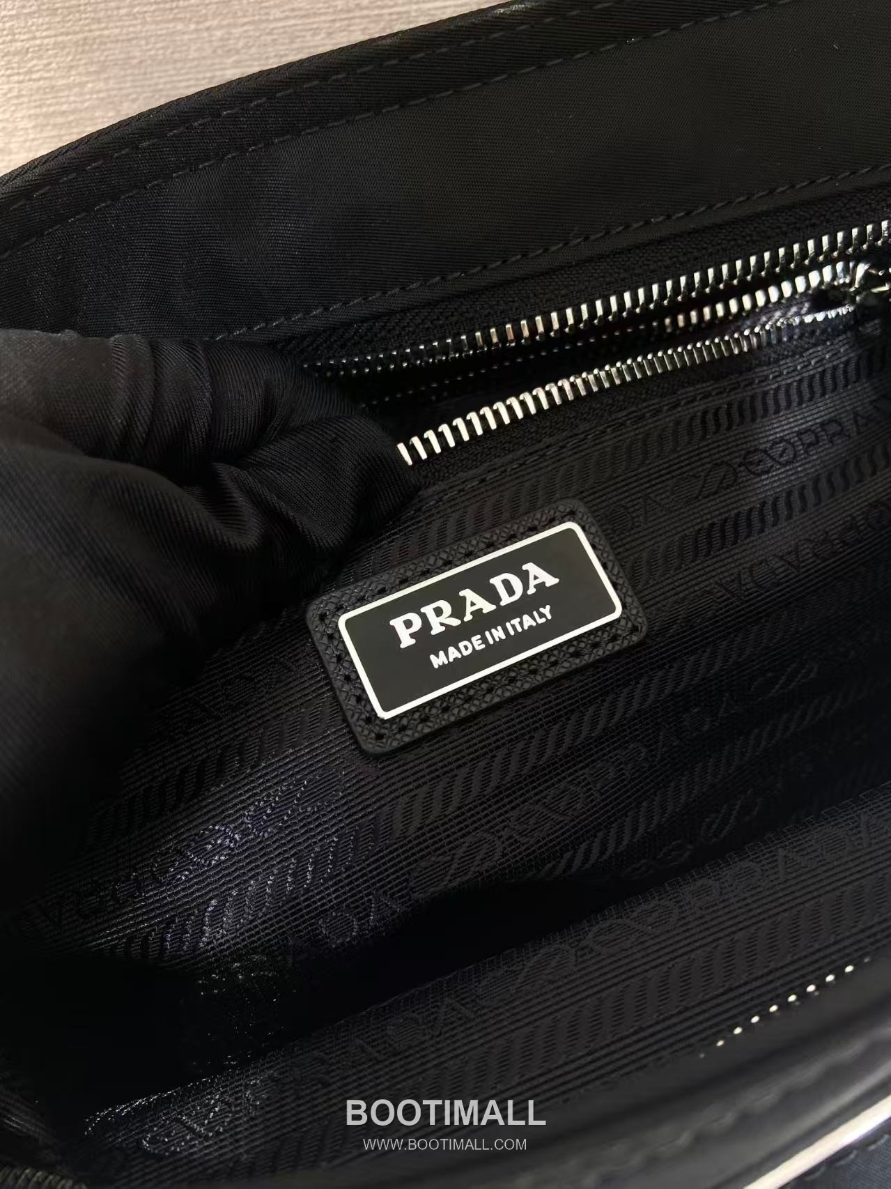 Prada Re-Nylon Tote Bag Re-Nylon Black 프라다 리나일론 토트백 1BG582 리나일론 블랙 26cm 11