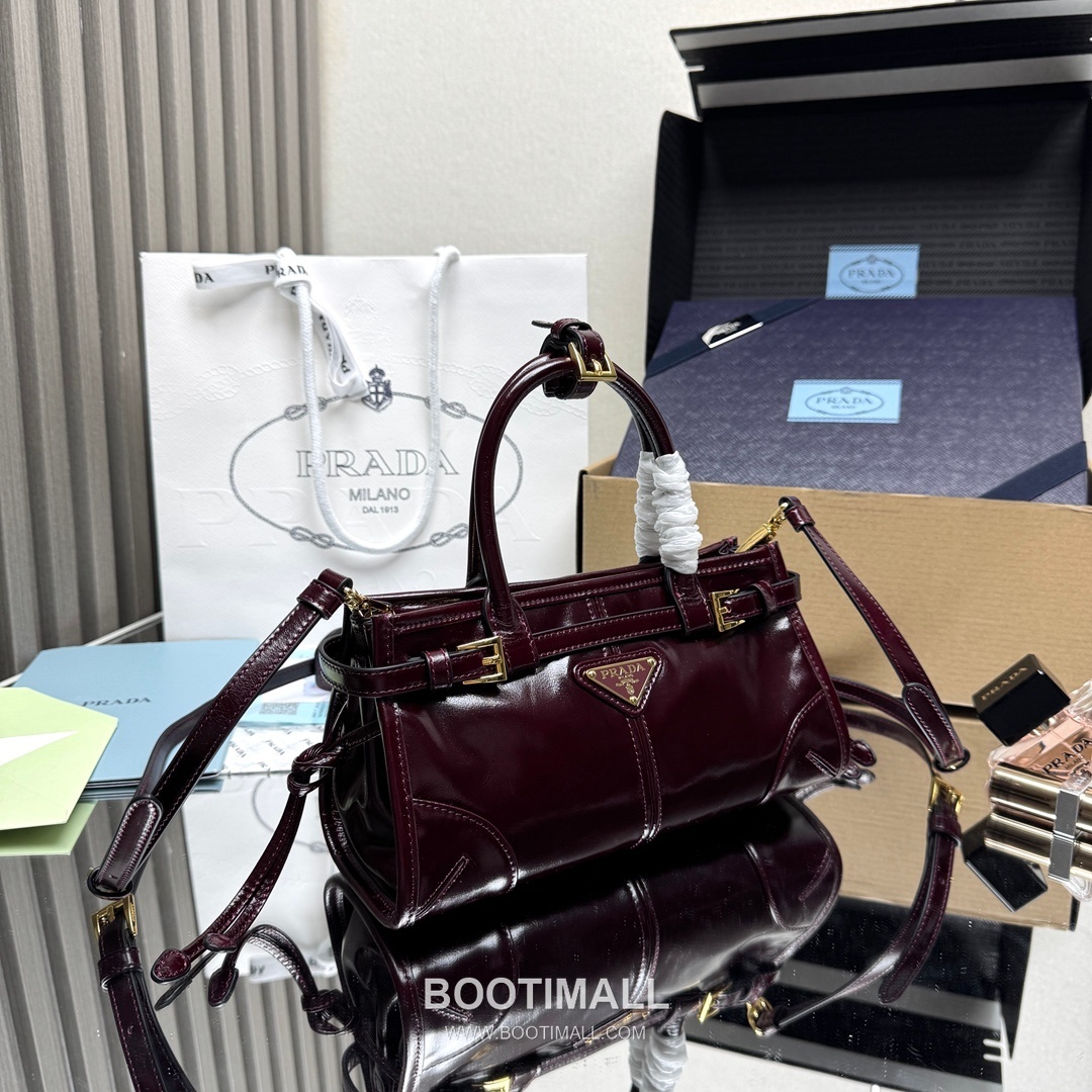 Prada Soft Lux Mini Bag Oiled Wax Leather Black Top Handle Bag 프라다 소프트 럭스 미니 백 오일드 왁스 레더 블랙 탑핸들백 23.5cm 12