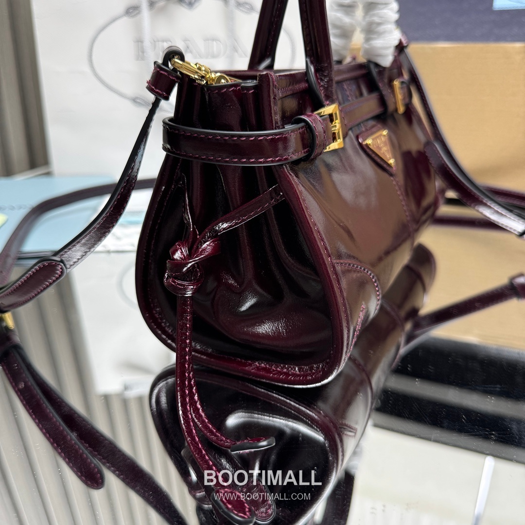 Prada Soft Lux Mini Bag Oiled Wax Leather Black Top Handle Bag 프라다 소프트 럭스 미니 백 오일드 왁스 레더 블랙 탑핸들백 23.5cm 14