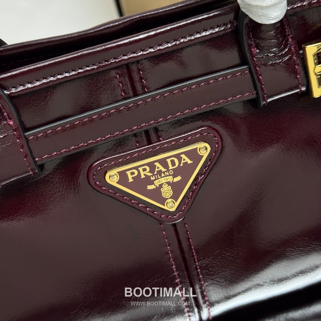 Prada Soft Lux Mini Bag Oiled Wax Leather Black Top Handle Bag 프라다 소프트 럭스 미니 백 오일드 왁스 레더 블랙 탑핸들백 23.5cm 15