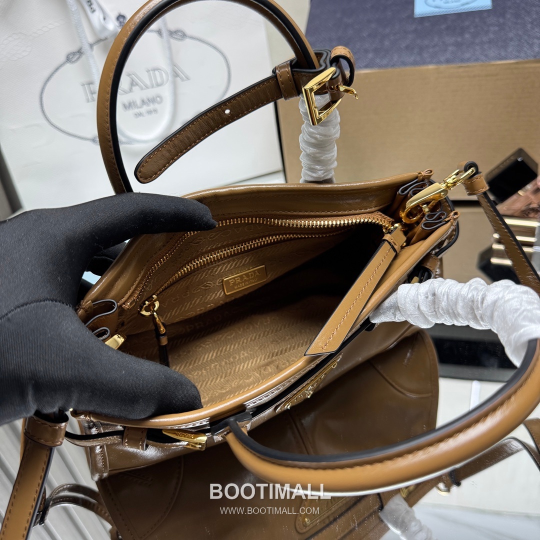 Prada Soft Lux Mini Bag Oiled Wax Leather Black Top Handle Bag 프라다 소프트 럭스 미니 백 오일드 왁스 레더 블랙 탑핸들백 23.5cm 8