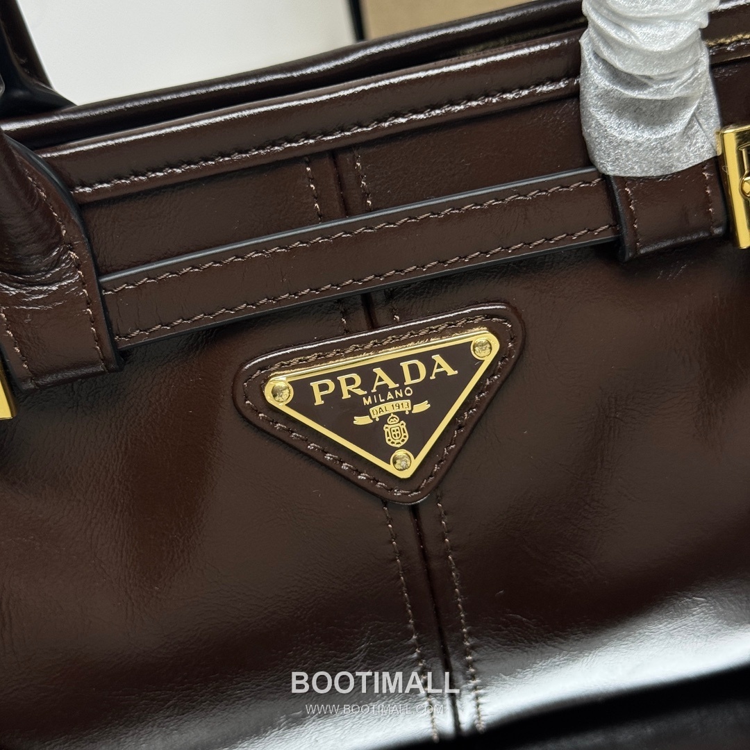 Prada Soft Lux Mini Bag Oiled Wax Leather Black Top Handle Bag 프라다 소프트 럭스 미니 백 오일드 왁스 레더 블랙 탑핸들백 23.5cm 5