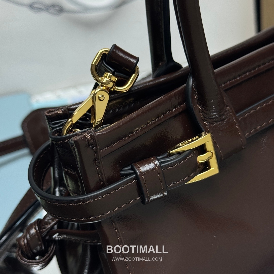 Prada Soft Lux Mini Bag Oiled Wax Leather Black Top Handle Bag 프라다 소프트 럭스 미니 백 오일드 왁스 레더 블랙 탑핸들백 23.5cm 6