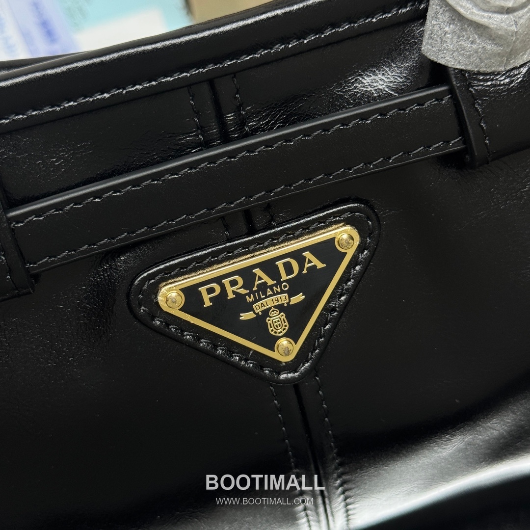 Prada Soft Lux Mini Bag Oiled Wax Leather Black Top Handle Bag 프라다 소프트 럭스 미니 백 오일드 왁스 레더 블랙 탑핸들백 23.5cm 5