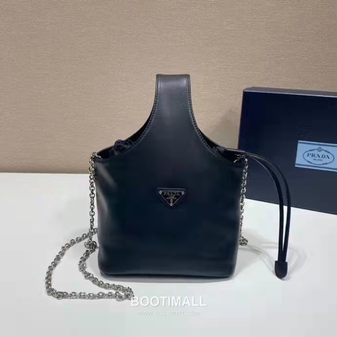 Prada Bucket Bag Calfskin Leather Beige 프라다 1NE616 버킷백 카프스킨 레더 베이지 18cm 1