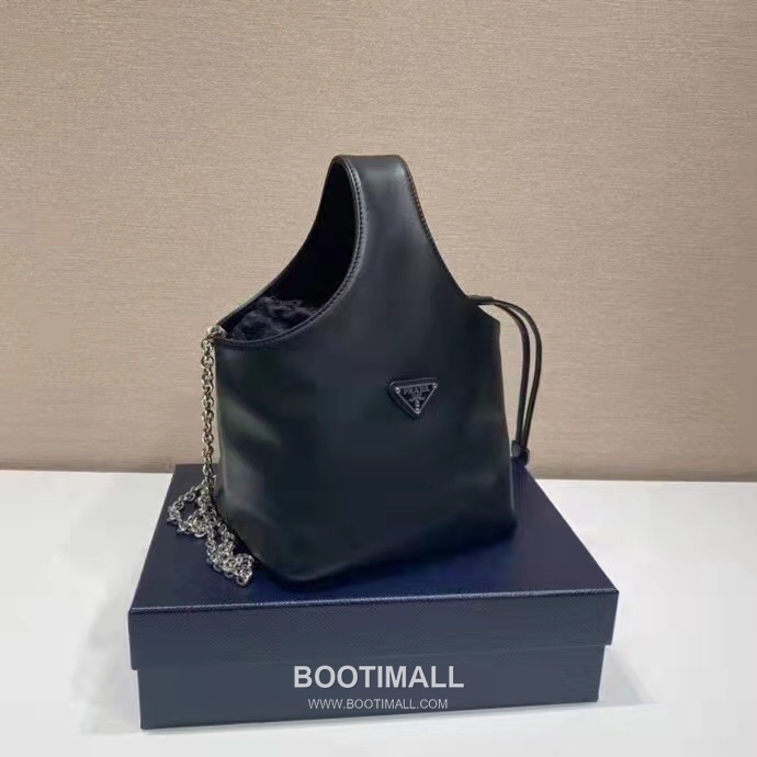 Prada Bucket Bag Calfskin Leather Beige 프라다 1NE616 버킷백 카프스킨 레더 베이지 18cm 2