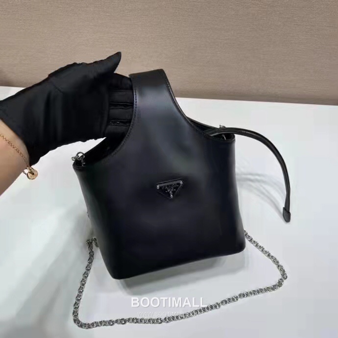 Prada Bucket Bag Calfskin Leather Beige 프라다 1NE616 버킷백 카프스킨 레더 베이지 18cm 3