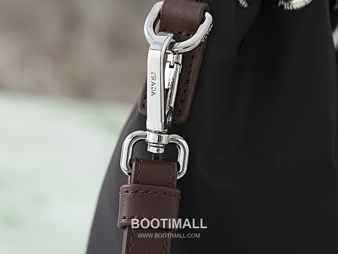 Prada Re-Nylon Drawstring Pouch Re-Nylon Black 프라다 리나일론 드로우스트링 파우치 2NE067_2HE1_F0002 리나일론 블랙 23cm 7