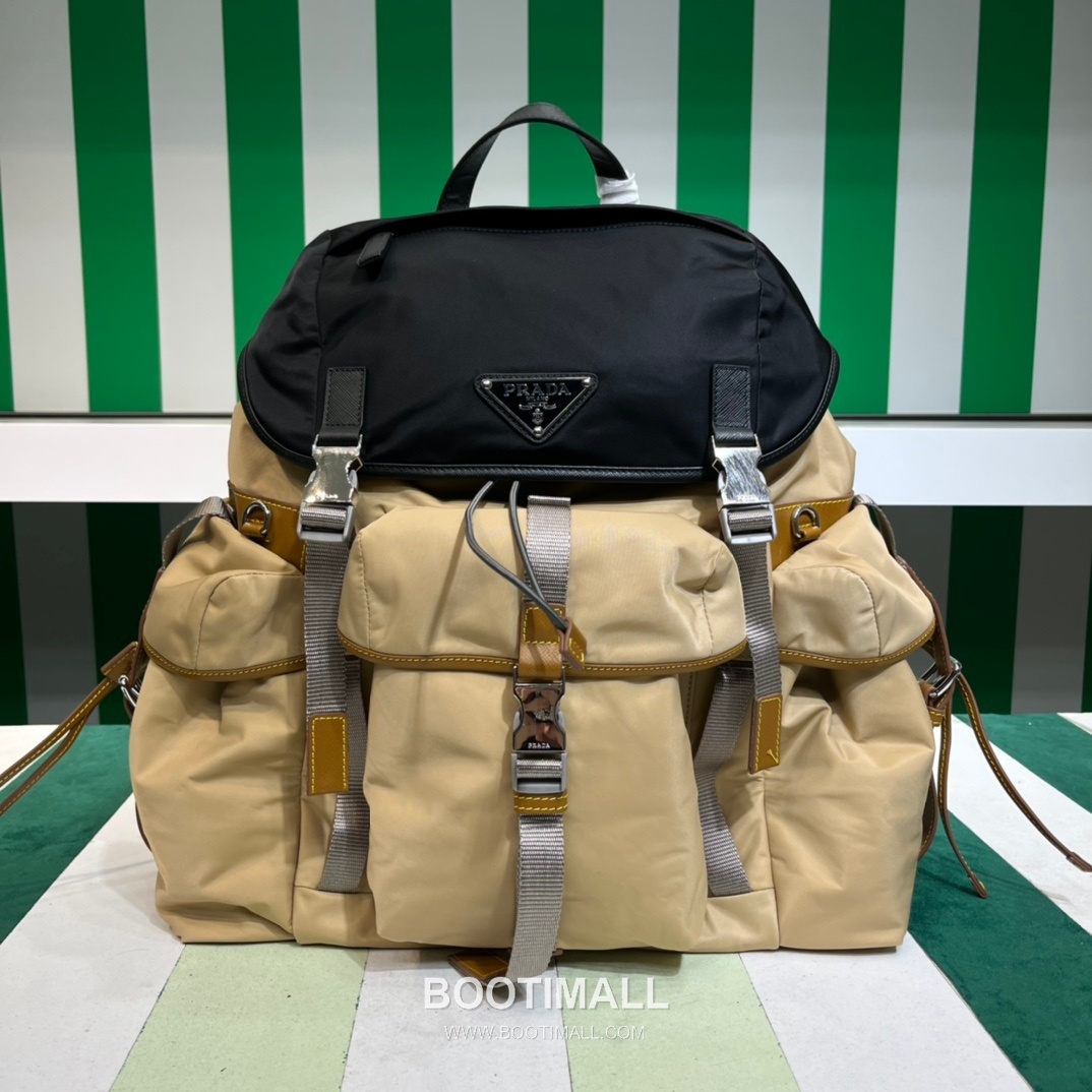 Prada Large Flap Backpack Waterproof Fabric, Saffiano Calfskin Trim Contrast 프라다 라지 플랩 백팩 2VZ074 방수 패브릭, 사피아노 카프스킨 트리밍 콘트라스트 45cm 1