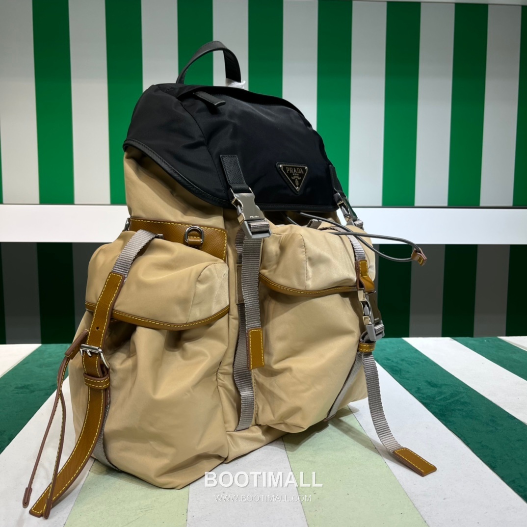 Prada Large Flap Backpack Waterproof Fabric, Saffiano Calfskin Trim Contrast 프라다 라지 플랩 백팩 2VZ074 방수 패브릭, 사피아노 카프스킨 트리밍 콘트라스트 45cm 2