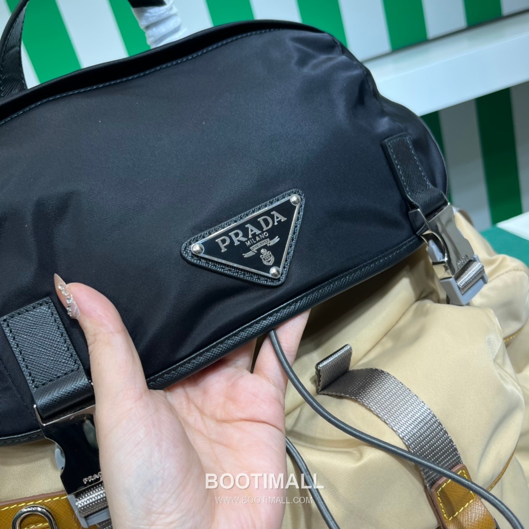 Prada Large Flap Backpack Waterproof Fabric, Saffiano Calfskin Trim Contrast 프라다 라지 플랩 백팩 2VZ074 방수 패브릭, 사피아노 카프스킨 트리밍 콘트라스트 45cm 3