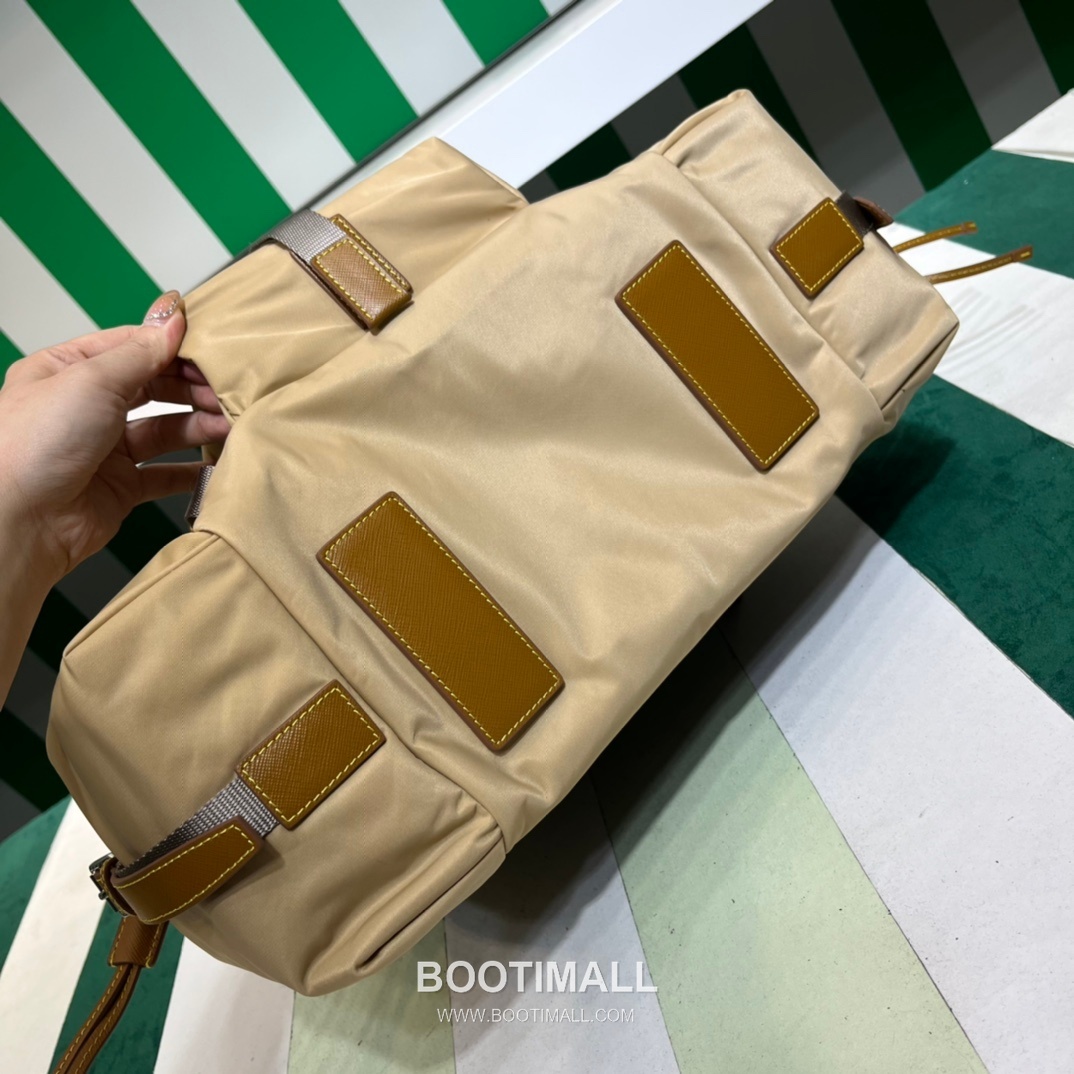 Prada Large Flap Backpack Waterproof Fabric, Saffiano Calfskin Trim Contrast 프라다 라지 플랩 백팩 2VZ074 방수 패브릭, 사피아노 카프스킨 트리밍 콘트라스트 45cm 8