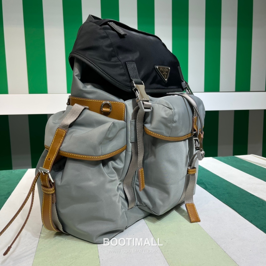 Prada Large Flap Backpack Waterproof Fabric, Saffiano Calfskin Trim Contrast 프라다 라지 플랩 백팩 2VZ074 방수 패브릭, 사피아노 카프스킨 트리밍 콘트라스트 45cm 2