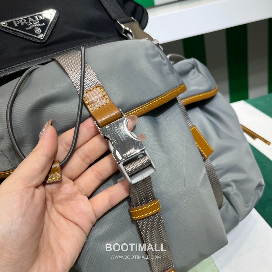 Prada Large Flap Backpack Waterproof Fabric, Saffiano Calfskin Trim Contrast 프라다 라지 플랩 백팩 2VZ074 방수 패브릭, 사피아노 카프스킨 트리밍 콘트라스트 45cm 4