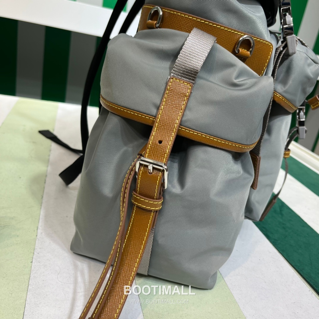 Prada Large Flap Backpack Waterproof Fabric, Saffiano Calfskin Trim Contrast 프라다 라지 플랩 백팩 2VZ074 방수 패브릭, 사피아노 카프스킨 트리밍 콘트라스트 45cm 7