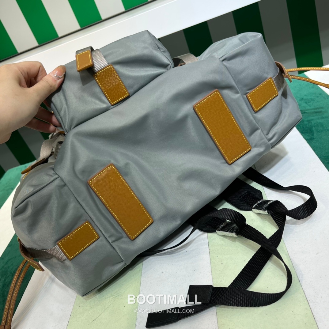 Prada Large Flap Backpack Waterproof Fabric, Saffiano Calfskin Trim Contrast 프라다 라지 플랩 백팩 2VZ074 방수 패브릭, 사피아노 카프스킨 트리밍 콘트라스트 45cm 8