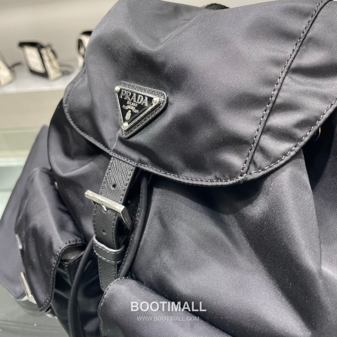 Prada Backpack Nylon with Saffiano Leather Trim Black 프라다 1BZ811 백팩 나일론 (사피아노 가죽 트리밍) 블랙 32cm 4