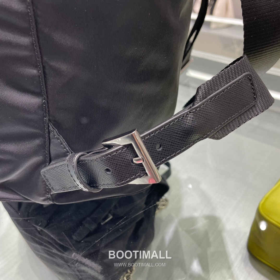 Prada Backpack Nylon with Saffiano Leather Trim Black 프라다 1BZ811 백팩 나일론 (사피아노 가죽 트리밍) 블랙 32cm 8