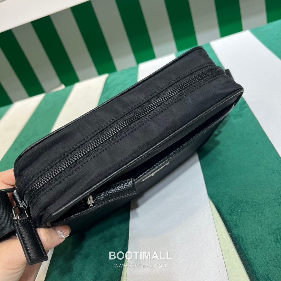 Prada Invites Nylon Bag Nylon Black Crossbody Bag 프라다 인바이츠 나일론 백 2VH048 나일론 블랙 크로스백 23cm 6