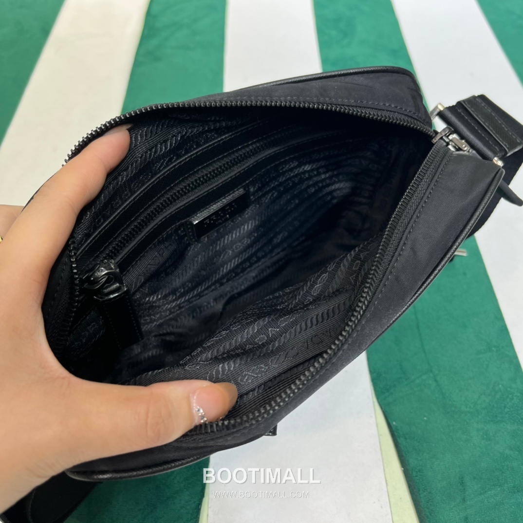 Prada Invites Nylon Bag Nylon Black Crossbody Bag 프라다 인바이츠 나일론 백 2VH048 나일론 블랙 크로스백 23cm 7