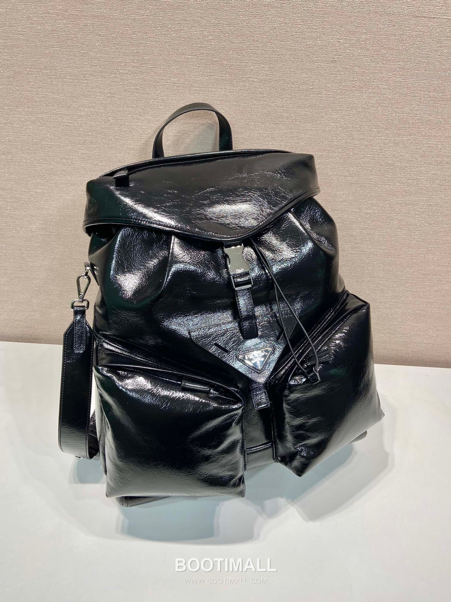 Prada Runway Backpack Waxed Calfskin Black 프라다 2VZ108 런웨이 백팩 왁스드 카프스킨 블랙 45cm 4