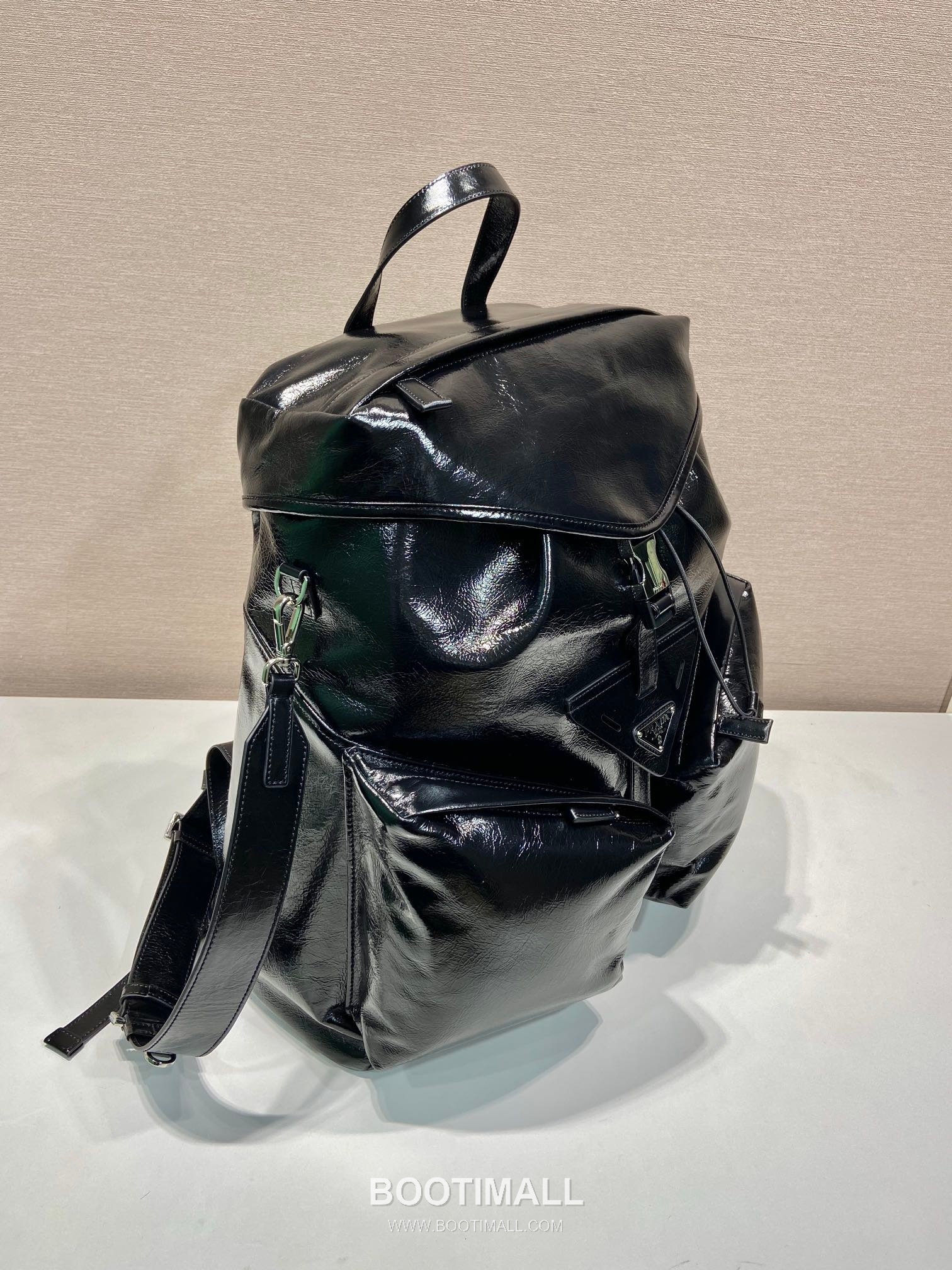 Prada Runway Backpack Waxed Calfskin Black 프라다 2VZ108 런웨이 백팩 왁스드 카프스킨 블랙 45cm 5