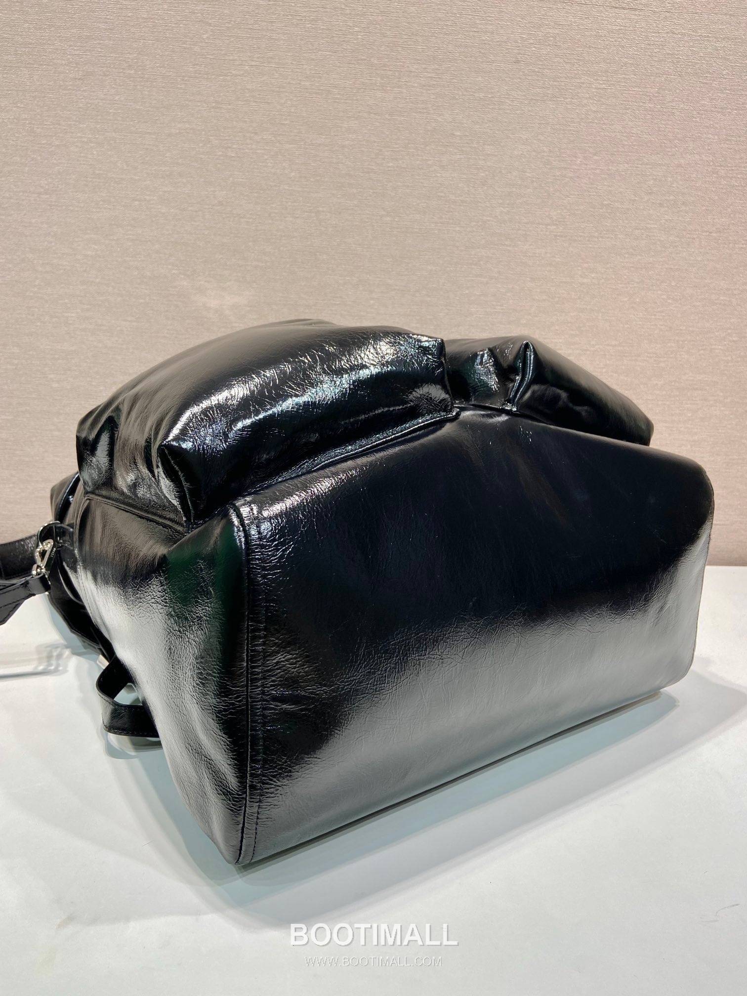 Prada Runway Backpack Waxed Calfskin Black 프라다 2VZ108 런웨이 백팩 왁스드 카프스킨 블랙 45cm 8