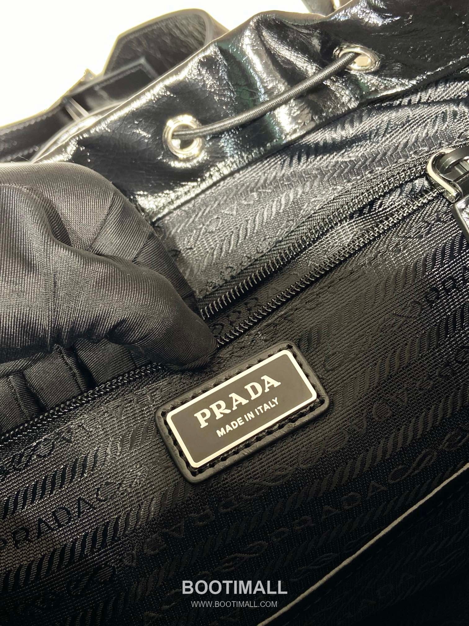 Prada Runway Backpack Waxed Calfskin Black 프라다 2VZ108 런웨이 백팩 왁스드 카프스킨 블랙 45cm 11