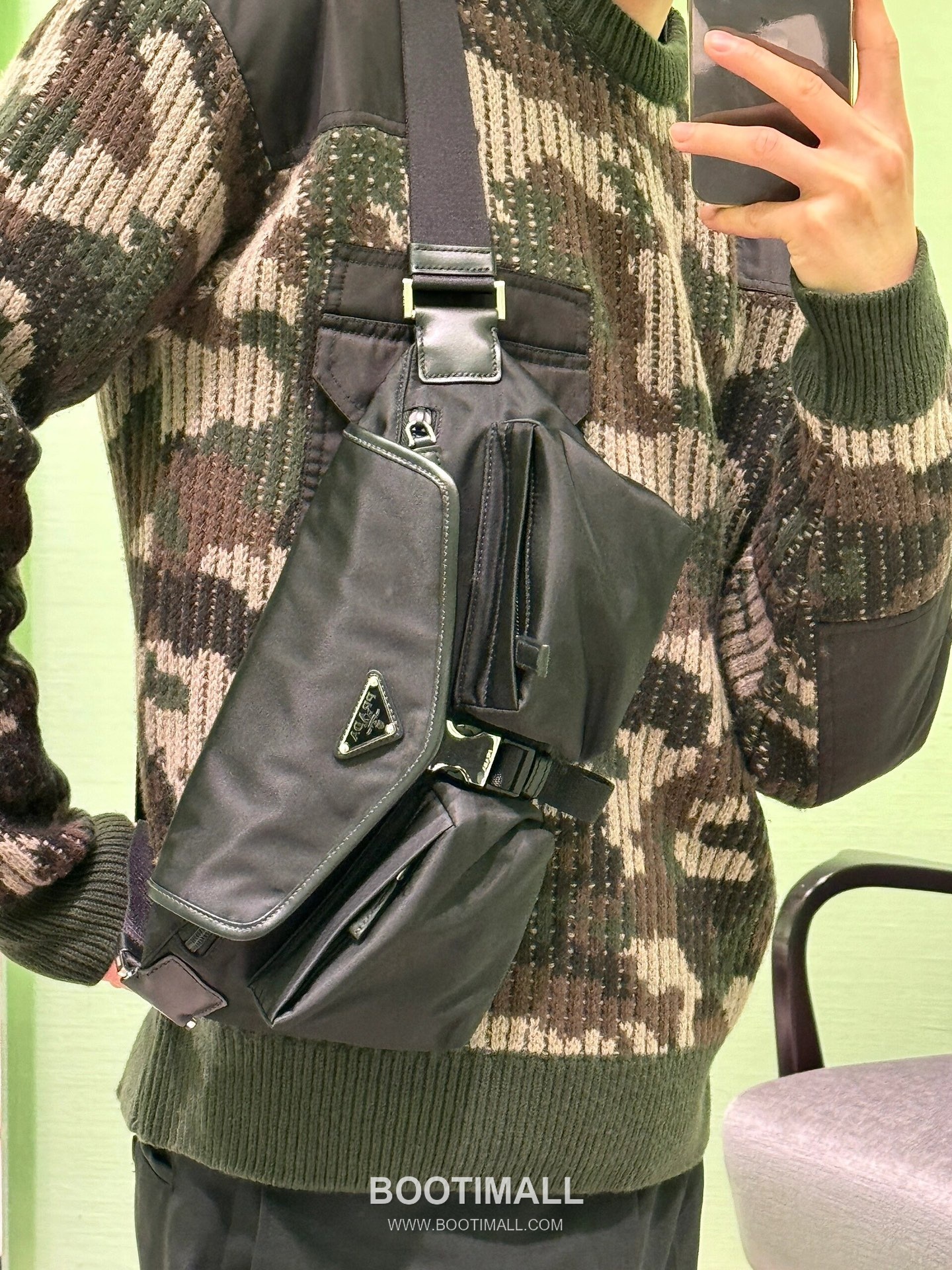 Prada Re-Nylon Shoulder Bag Recycled Nylon Black 프라다 리-나일론 숄더백 2VH174 재생 나일론 블랙 24cm 1