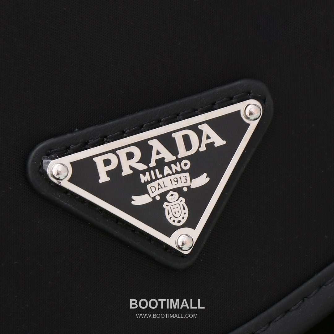 Prada Re-Nylon Shoulder Bag Recycled Nylon Black 프라다 리-나일론 숄더백 2VH174 재생 나일론 블랙 24cm 9