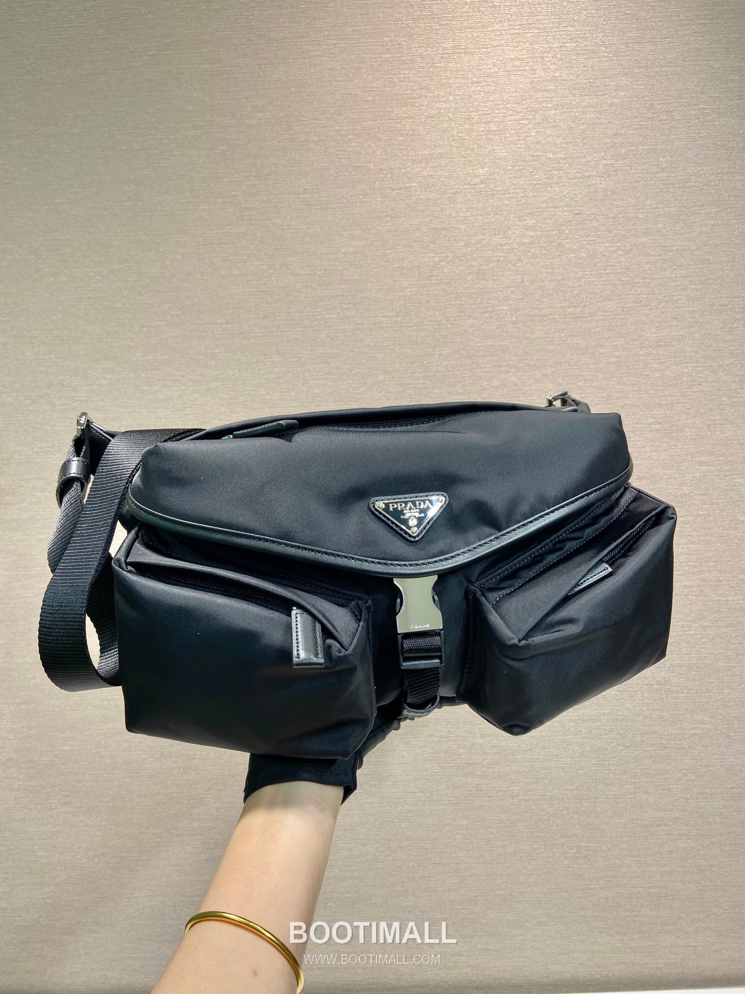 Prada Shoulder Bag Nylon Black 프라다 2VH175 숄더백 나일론 블랙 27cm 1