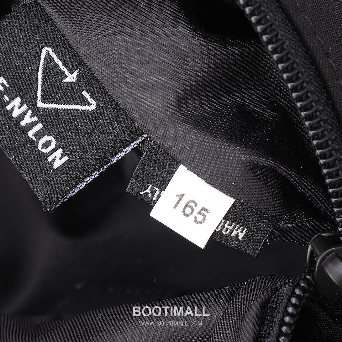 Prada Shoulder Bag Nylon Black 프라다 2VH175 숄더백 나일론 블랙 27cm 10