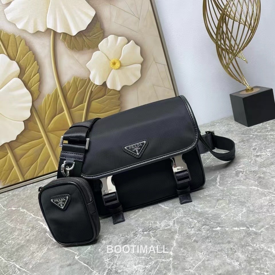 Prada Triangle Logo Crossbody Parachute Nylon Black Crossbody Bag 프라다 삼각 로고 크로스백 파라슈트 나일론 블랙 22cm 10
