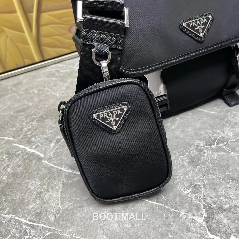 Prada Triangle Logo Crossbody Parachute Nylon Black Crossbody Bag 프라다 삼각 로고 크로스백 파라슈트 나일론 블랙 22cm 11