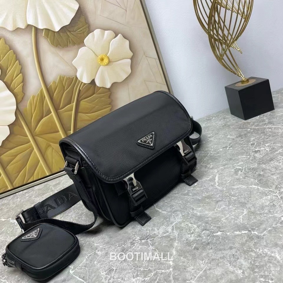 Prada Triangle Logo Crossbody Parachute Nylon Black Crossbody Bag 프라다 삼각 로고 크로스백 파라슈트 나일론 블랙 22cm 14