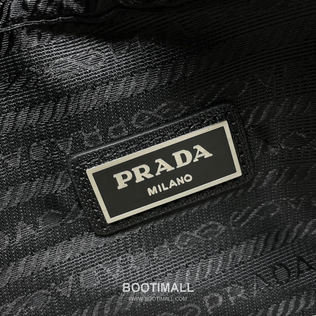 Prada Messenger Bag Nylon Black 프라다 2VH133 메신저백 나일론 블랙 22cm 8
