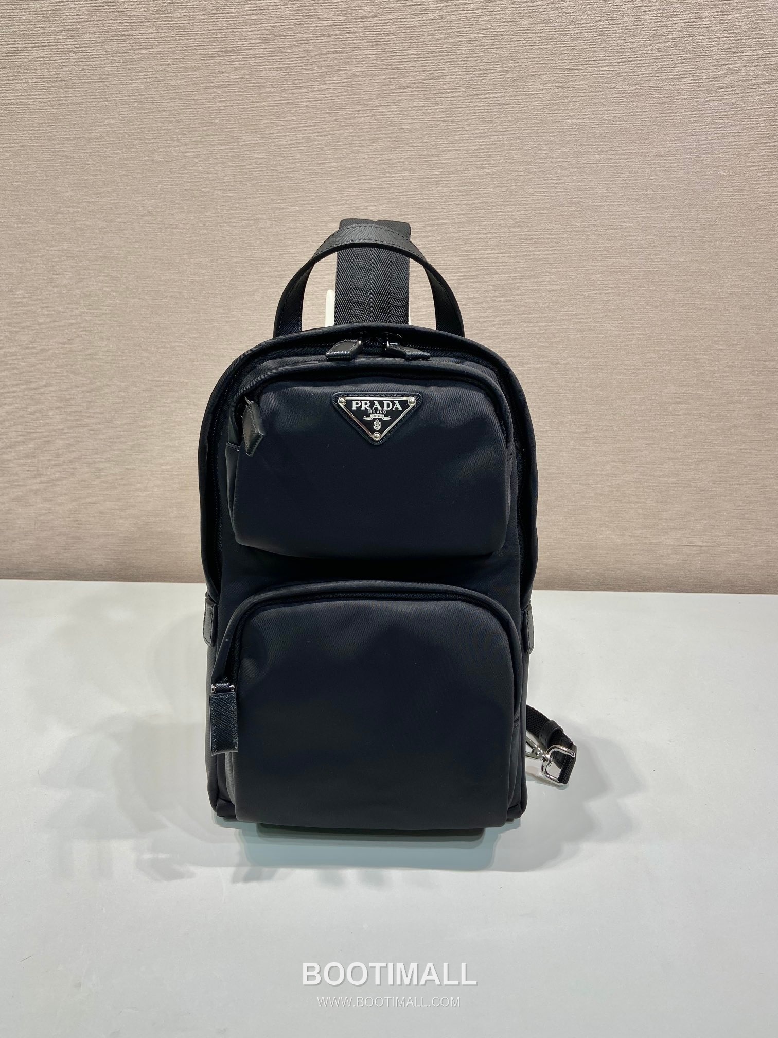 Prada Re-Nylon Chest Bag Recycled Nylon, Saffiano Leather Black Sling Bag 프라다 리-나일론 체스트백 2VZ105 리사이클 나일론, 사피아노 레더 블랙 슬링백 31cm 3