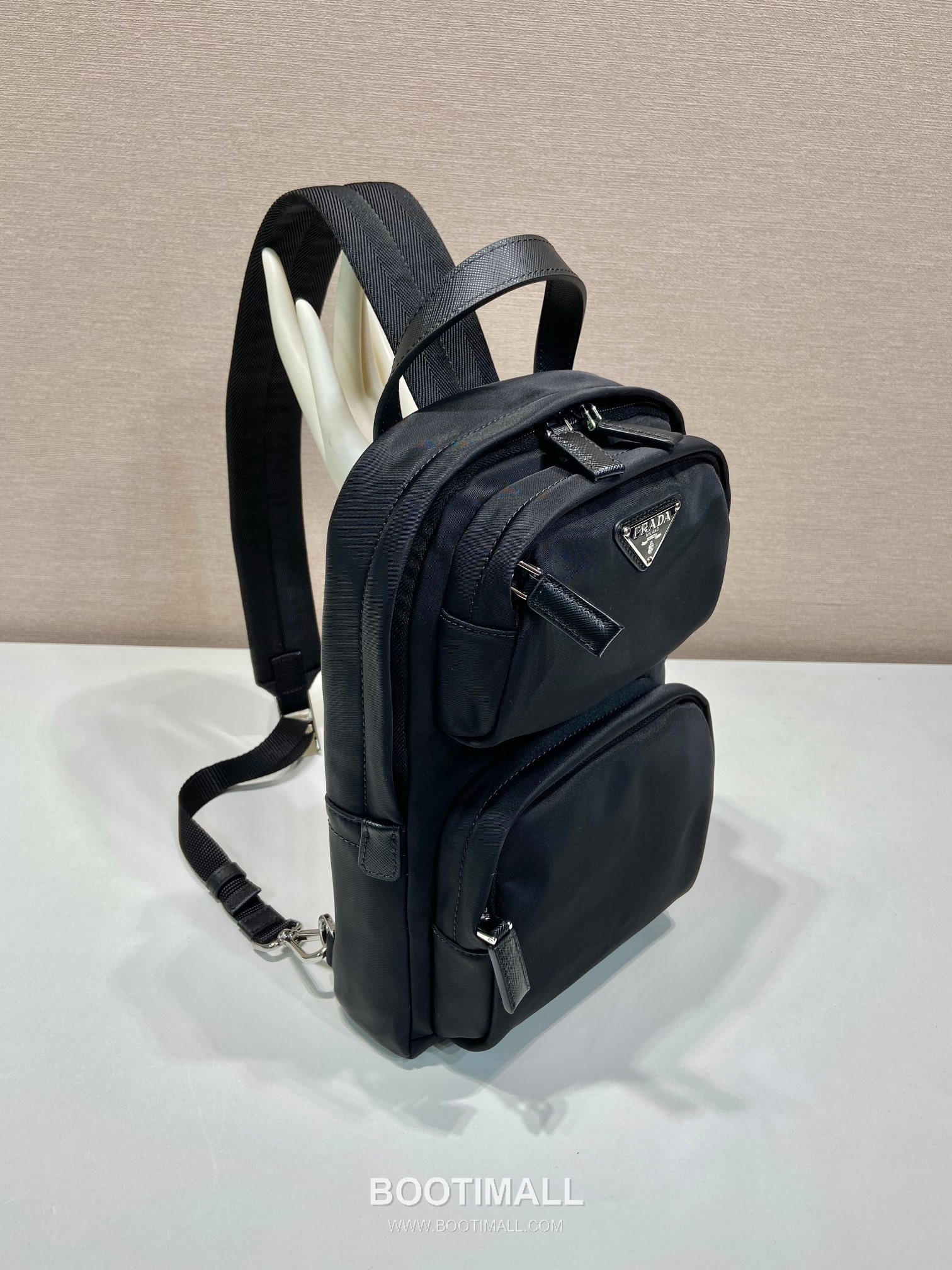 Prada Re-Nylon Chest Bag Recycled Nylon, Saffiano Leather Black Sling Bag 프라다 리-나일론 체스트백 2VZ105 리사이클 나일론, 사피아노 레더 블랙 슬링백 31cm 5