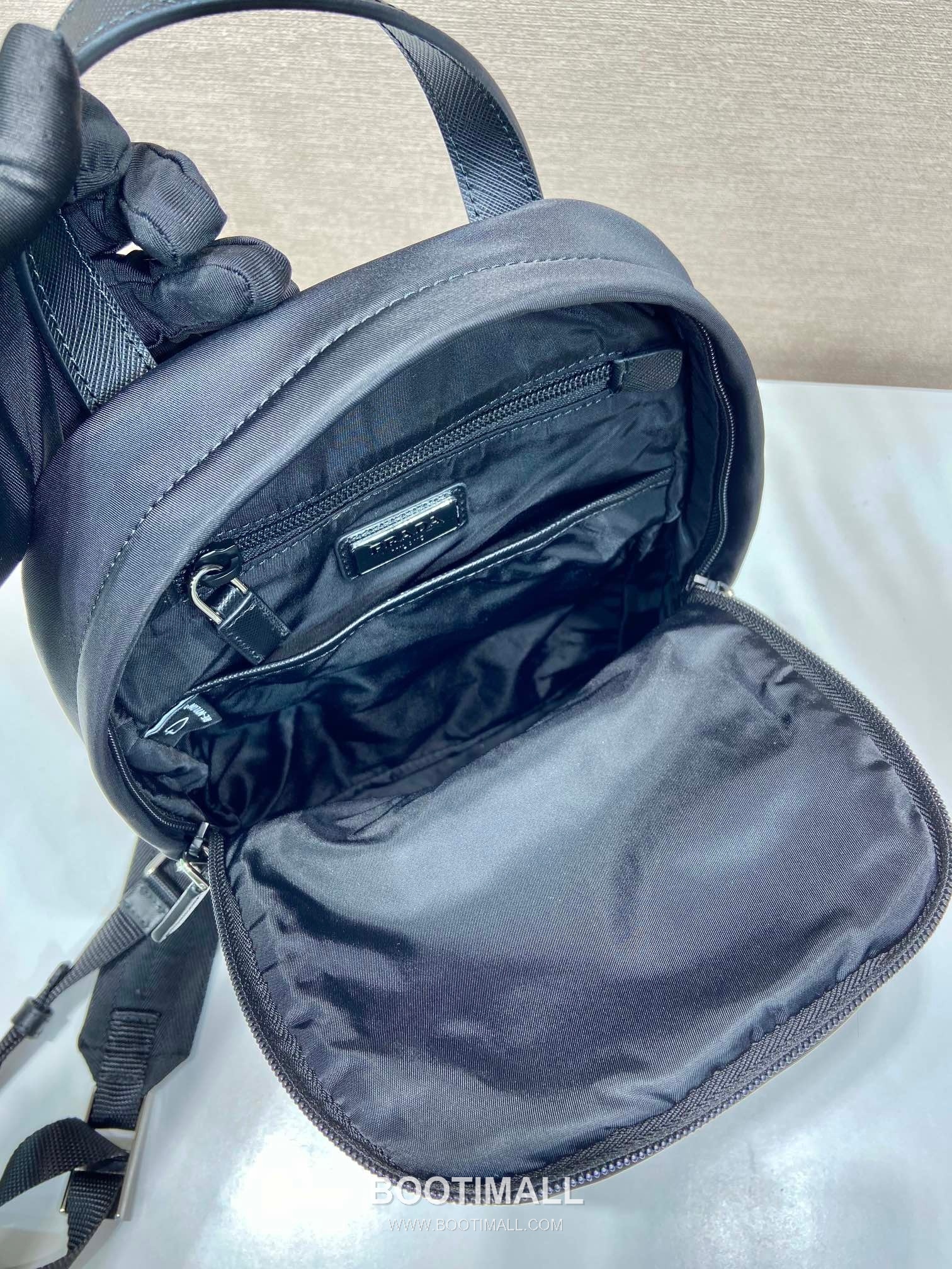 Prada Re-Nylon Chest Bag Recycled Nylon, Saffiano Leather Black Sling Bag 프라다 리-나일론 체스트백 2VZ105 리사이클 나일론, 사피아노 레더 블랙 슬링백 31cm 9