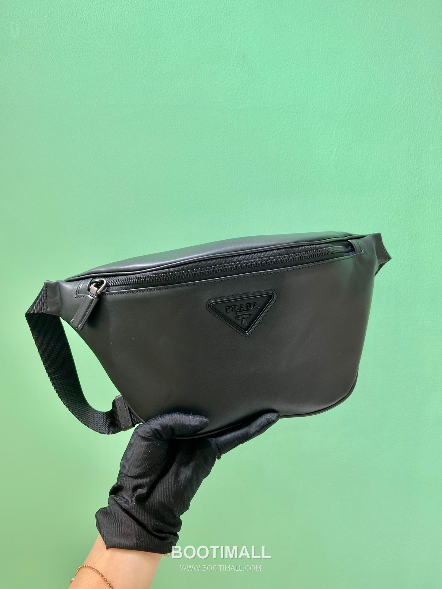 Prada All-Leather Belt Bag Calfskin Leather Black 프라다 올 레더 벨트백 2VL033 카프스킨 레더 블랙 33cm 2