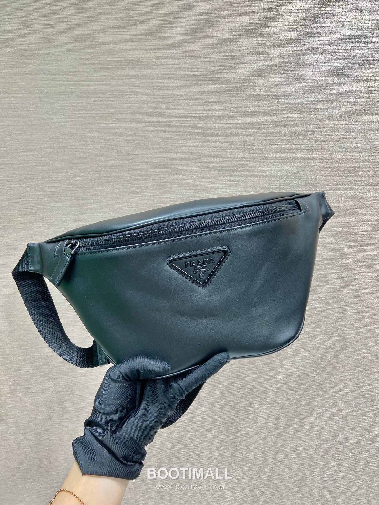 Prada All-Leather Belt Bag Calfskin Leather Black 프라다 올 레더 벨트백 2VL033 카프스킨 레더 블랙 33cm 3