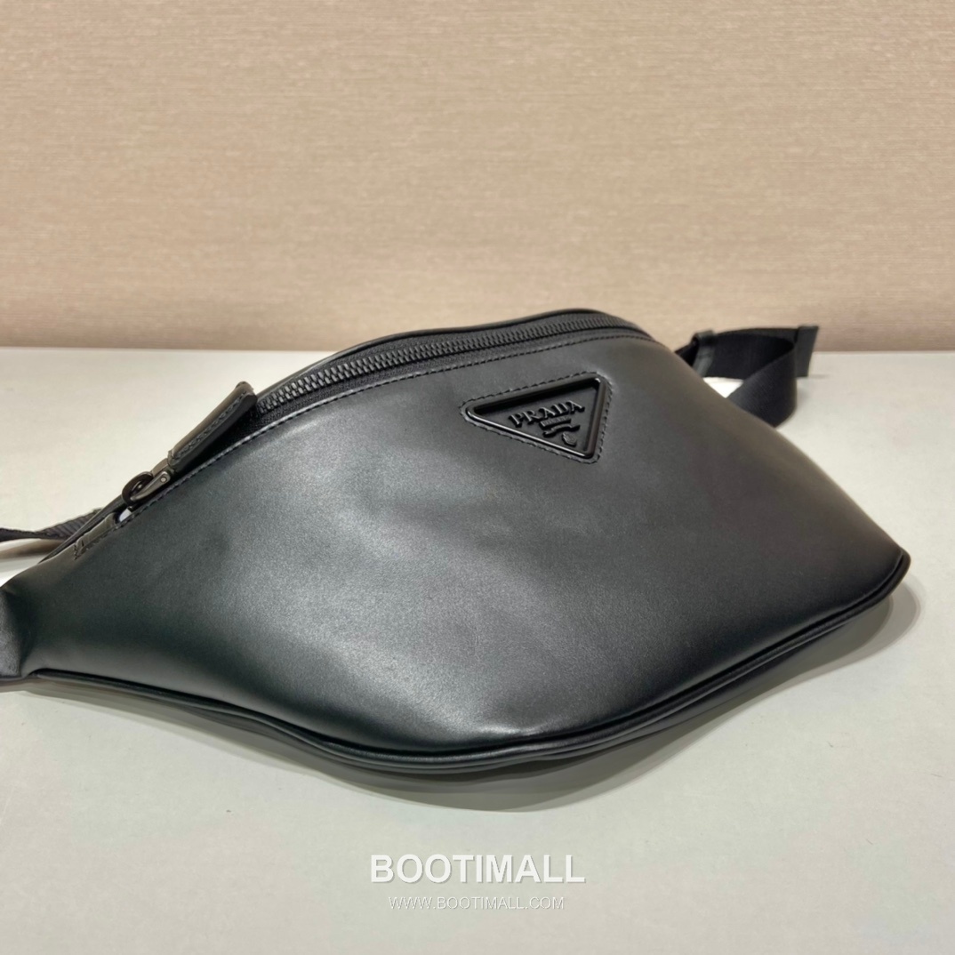 Prada All-Leather Belt Bag Calfskin Leather Black 프라다 올 레더 벨트백 2VL033 카프스킨 레더 블랙 33cm 6