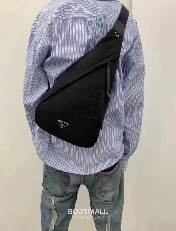 Prada Backpack Water-Resistant Parachute Nylon Black 프라다 2VZ092 백팩 방수 파라슈트 나일론 블랙 37.5cm 3