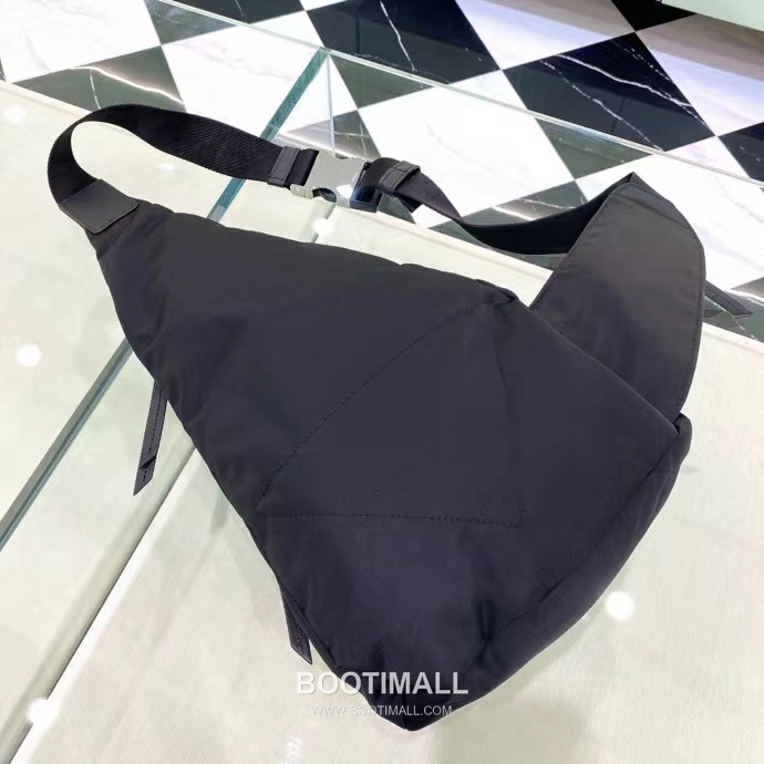 Prada Backpack Water-Resistant Parachute Nylon Black 프라다 2VZ092 백팩 방수 파라슈트 나일론 블랙 37.5cm 7