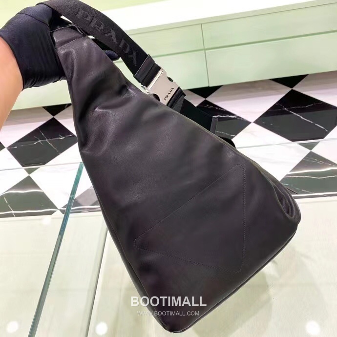 Prada Backpack Leather Black 프라다 2VZ092 백팩 가죽 블랙 37.5cm 5