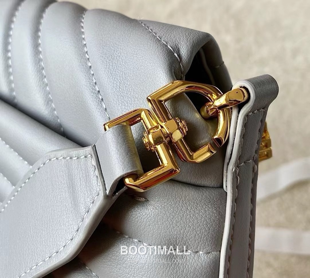 Fendi 4G Soft Baguette Lambskin Black Shoulder Bag 펜디 4G 소프트 바게트 램스킨 블랙 숄더백 25cm 9