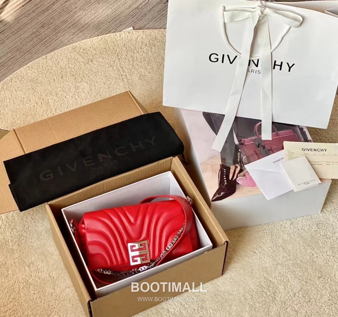 Fendi 4G Soft Baguette Lambskin Black Shoulder Bag 펜디 4G 소프트 바게트 램스킨 블랙 숄더백 25cm 1