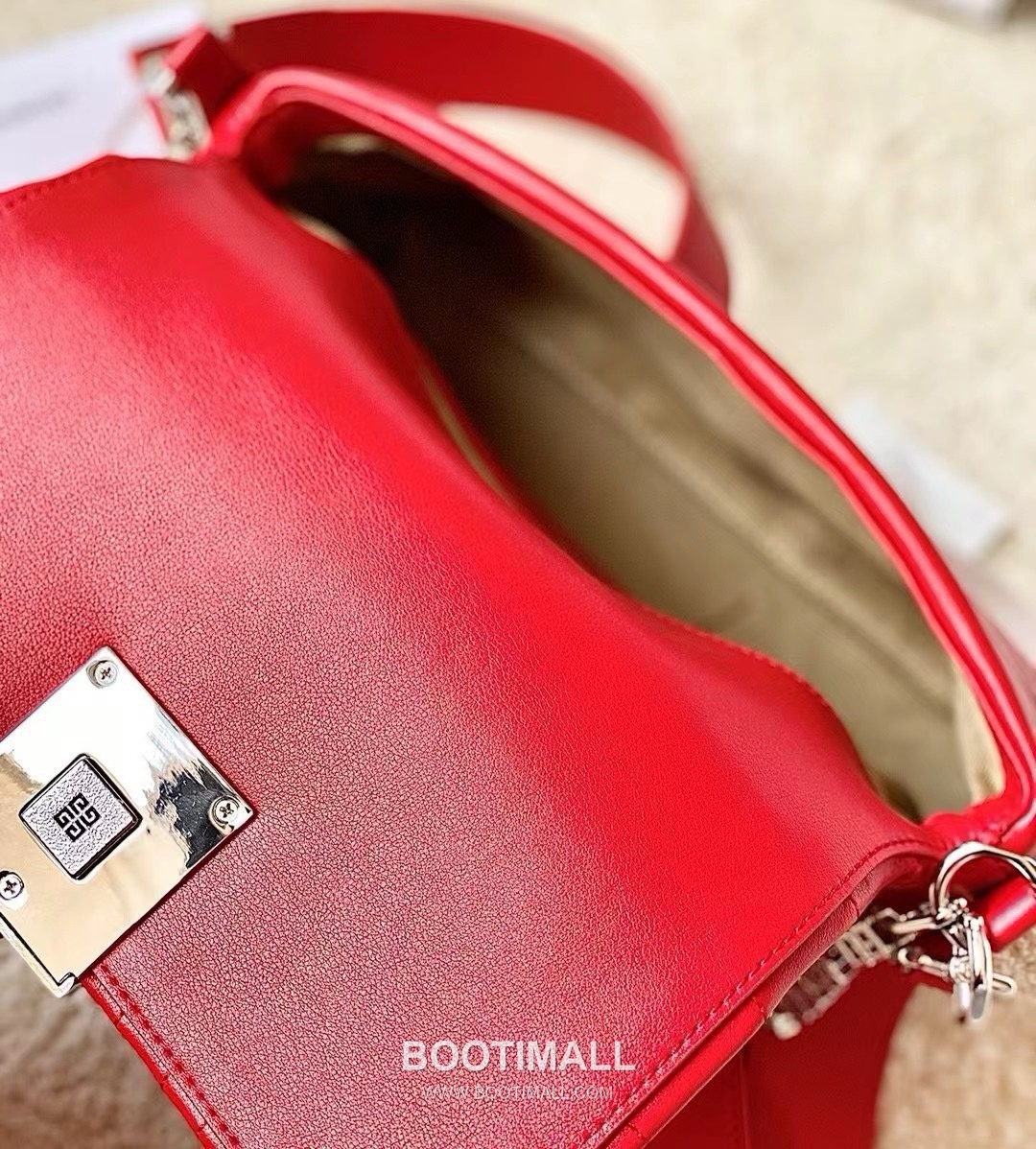 Fendi 4G Soft Baguette Lambskin Black Shoulder Bag 펜디 4G 소프트 바게트 램스킨 블랙 숄더백 25cm 8