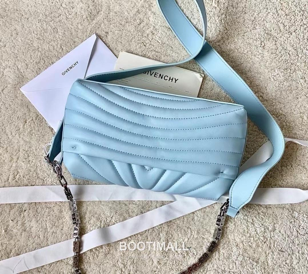 Fendi 4G Soft Baguette Lambskin Black Shoulder Bag 펜디 4G 소프트 바게트 램스킨 블랙 숄더백 25cm 4