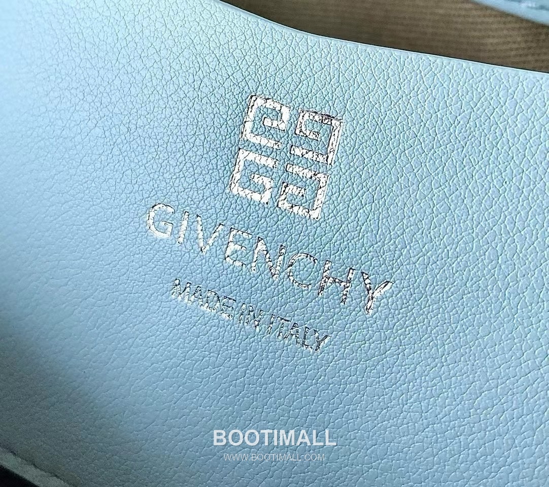 Fendi 4G Soft Baguette Lambskin Black Shoulder Bag 펜디 4G 소프트 바게트 램스킨 블랙 숄더백 25cm 10